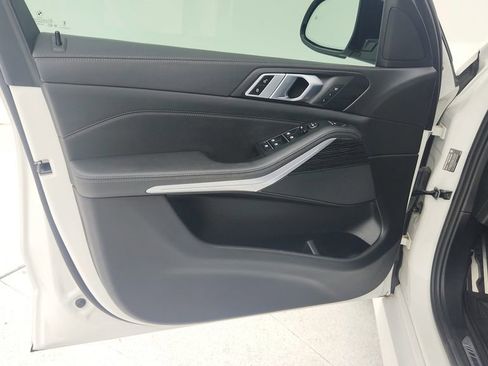 Used 2024 BMW X5 xDrive40i w/ M Sport Package image 25