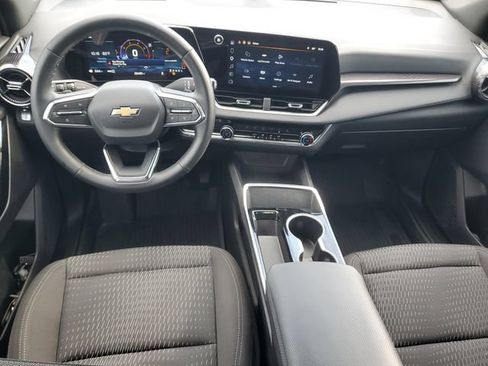 Used 2025 Chevrolet Equinox LT w/ Safety and Technology Package AWD/4WD image 12