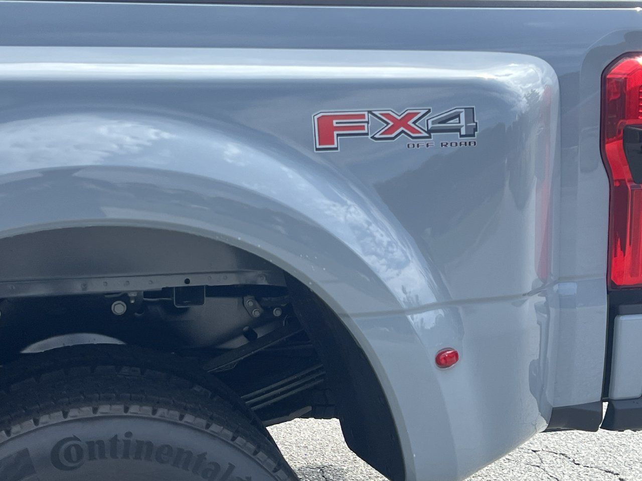 New 2026 Ford F450 Platinum w/ FX4 Off-Road Package AWD/4WD image 32