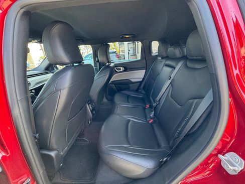 Used 2025 Jeep Compass Limited AWD/4WD image 27
