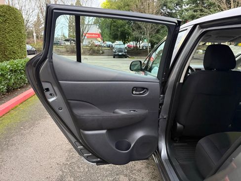 Used 2017 Nissan Leaf S w/ Charge Package image 25