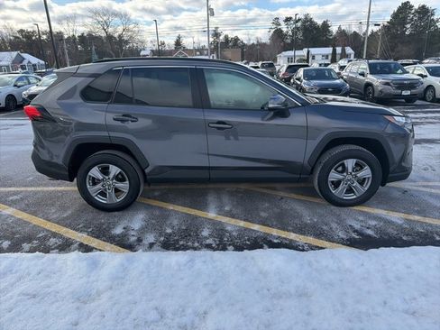Used 2022 Toyota RAV4 XLE image 4