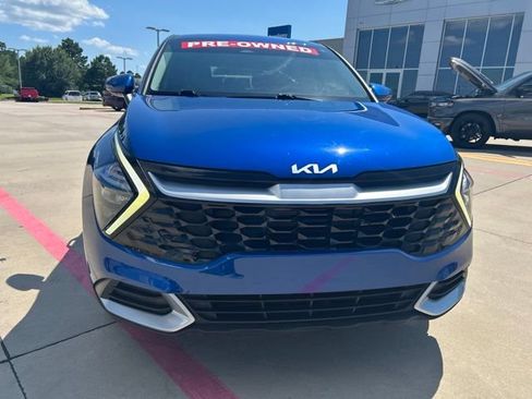 Used 2023 Kia Sportage EX FWD image 2