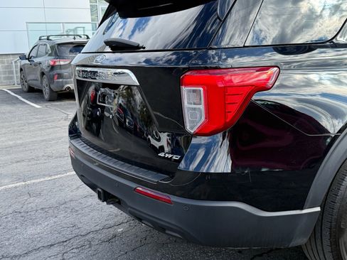 Used 2022 Ford Explorer XLT w/ Class IV Trailer Tow Package image 9