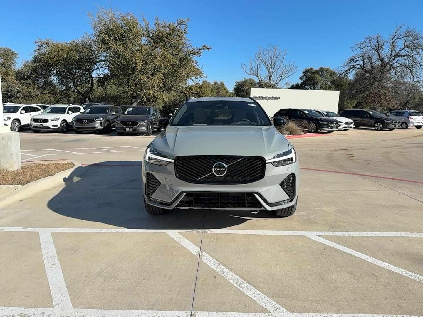 New 2026 Volvo XC60 B5 Plus w/ Protection Package Premier AWD/4WD image 8