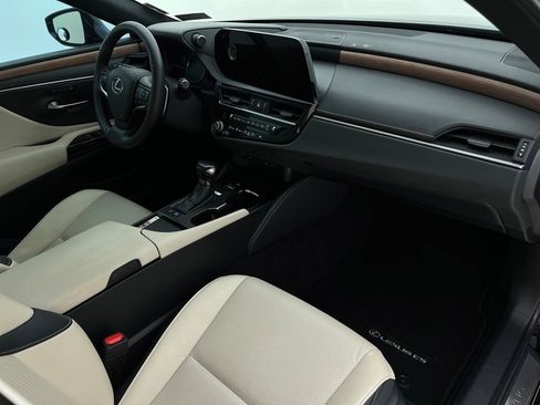 Certified 2023 Lexus ES 300h w/ Premium Package image 18