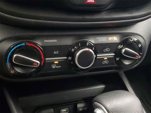 Used 2020 Kia Soul LX image 22