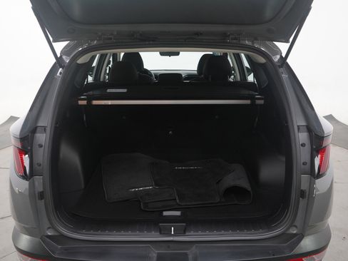 Used 2024 Hyundai Tucson SE image 16