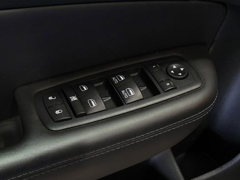 Used 2015 Chrysler 200 S AWD/4WD image 27