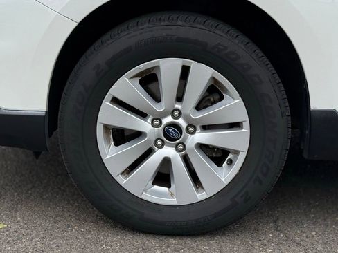 Used 2017 Subaru Outback 2.5i Premium AWD/4WD image 9