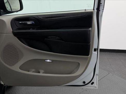 Used 2015 RAM C/V Tradesman FWD image 21