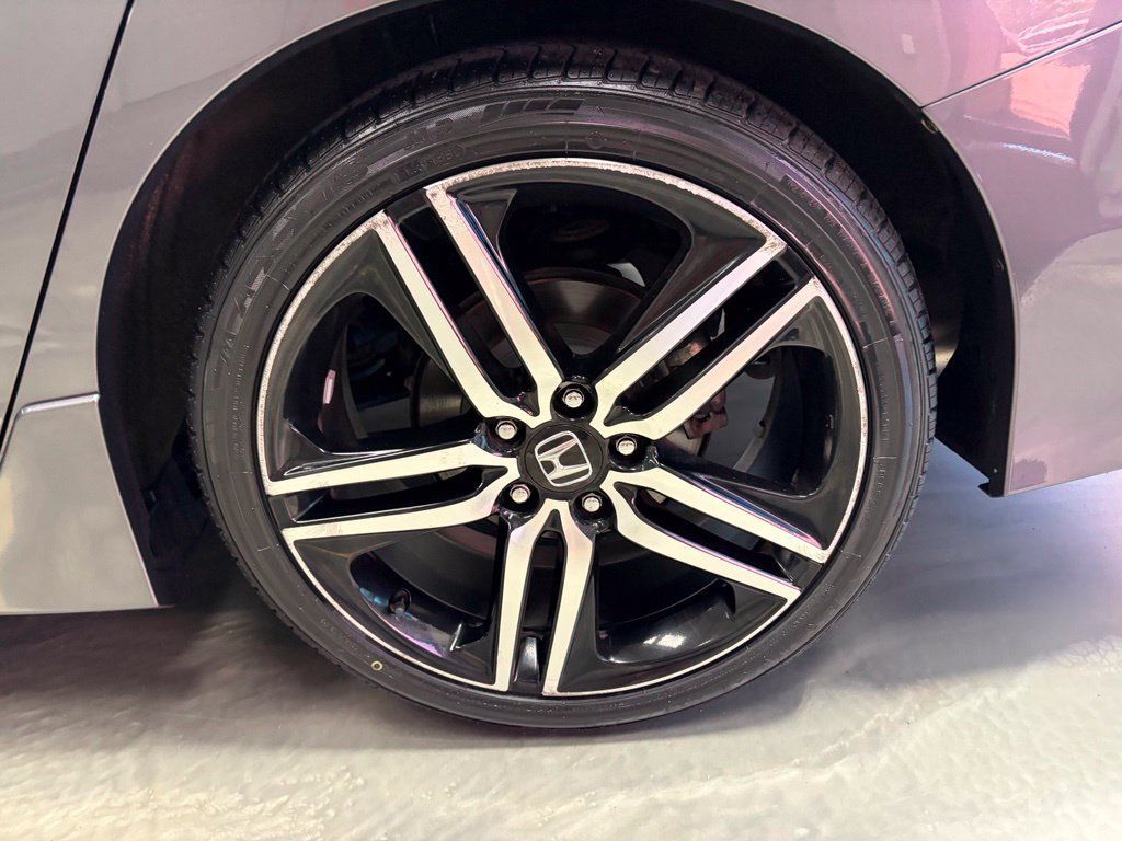 Used 2017 Honda Accord Touring image 29