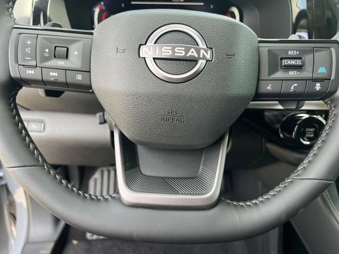 New 2026 Nissan Pathfinder Platinum FWD image 8