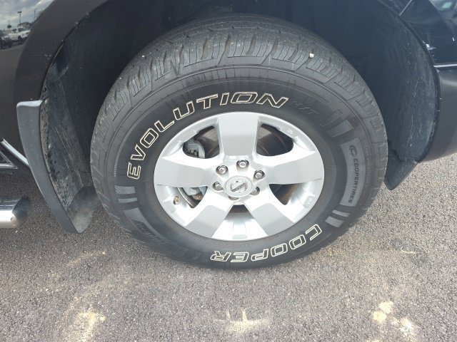 Used 2013 Nissan Frontier SV w/ SV Value Truck Pkg RWD image 9
