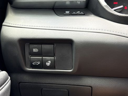 Used 2022 Toyota Highlander Limited FWD image 23