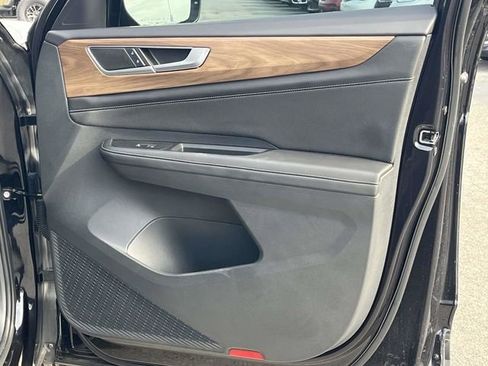 Used 2024 Volkswagen Atlas SE w/ Panoramic Sunroof Package image 28