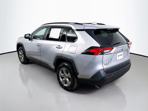 Used 2024 Toyota RAV4 LE AWD/4WD image 5