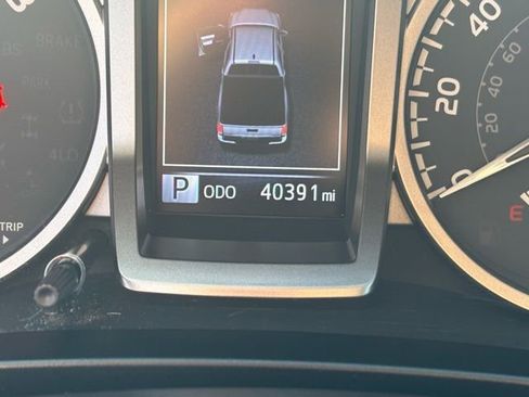 Used 2023 Toyota Tacoma SR5 w/ Technology Package image 4