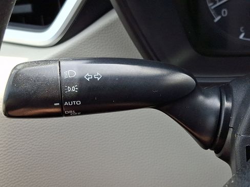 Used 2020 Toyota Corolla LE image 25