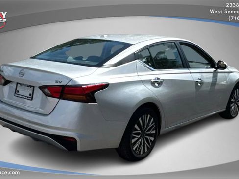 Used 2023 Nissan Altima 2.5 SV image 5
