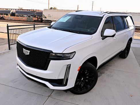 Used 2021 Cadillac Escalade ESV Sport w/ Driver Assist Tech Package RWD image 53