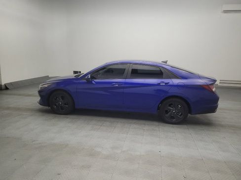 Used 2023 Hyundai Elantra SEL w/ Preferred Accessory Package FWD image 3