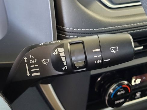 Certified 2023 Nissan Rogue SV FWD image 9