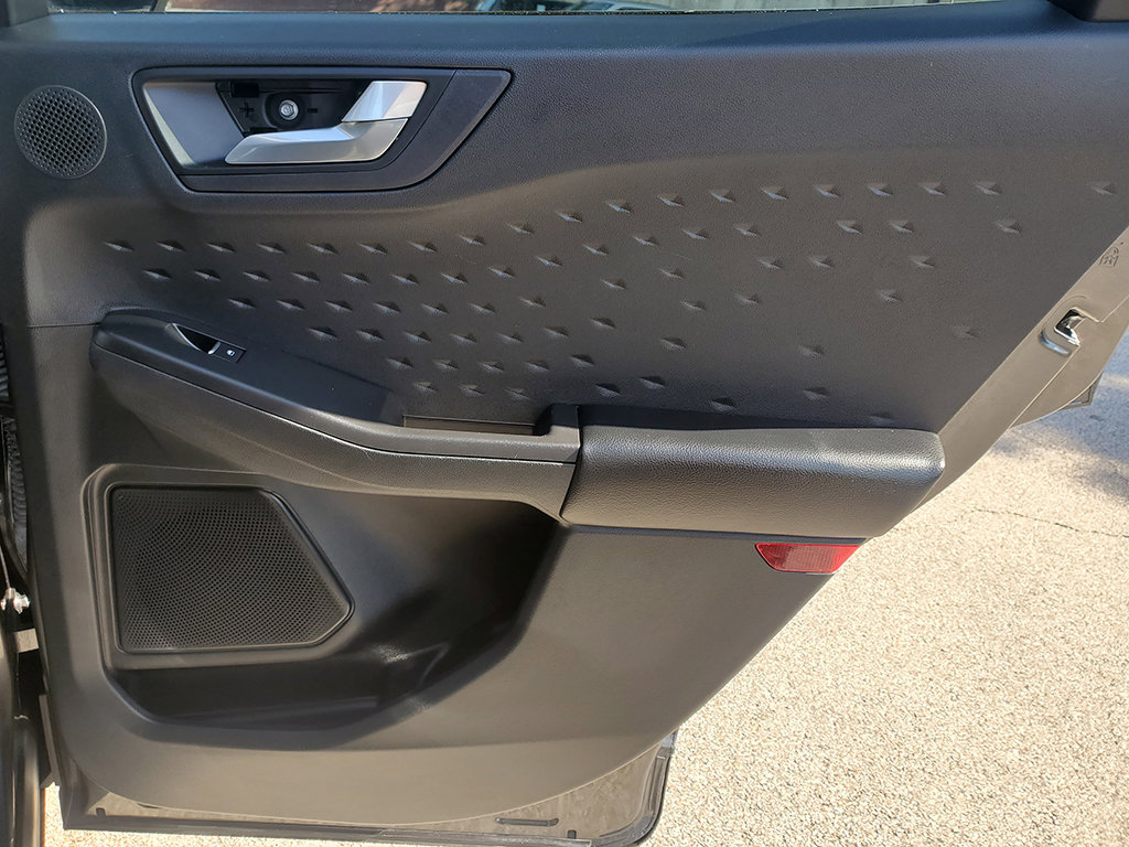 Used 2020 Ford Escape Titanium w/ Titanium Premium Package 2.0 FWD image 18