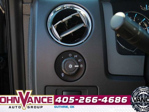 Used 2011 Ford F150 XLT w/ XLT Chrome Pkg image 28