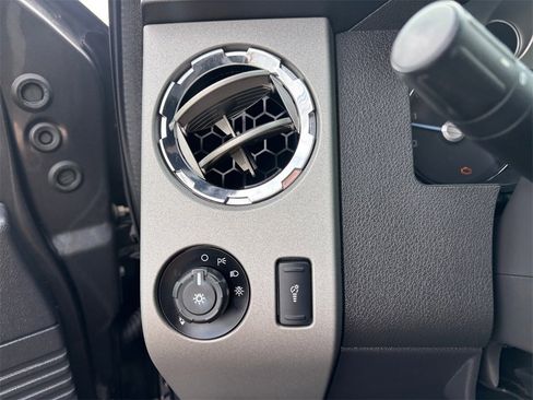 Used 2016 Ford F250 Lariat w/ Lariat Interior Package image 21