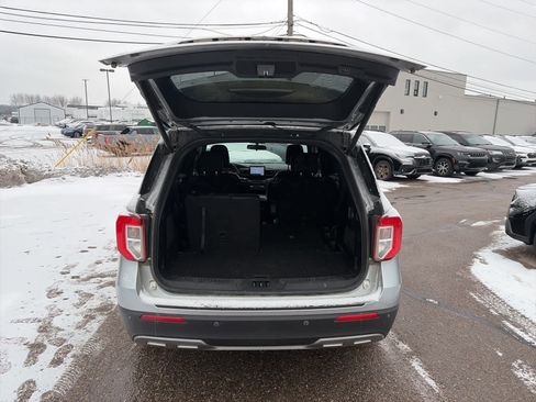 Used 2020 Ford Explorer XLT w/ Equipment Group 202A image 14