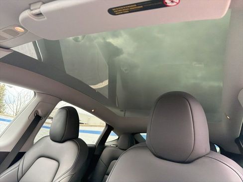 Used 2023 Tesla Model Y Long Range image 11