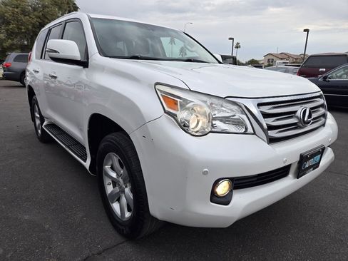 Used 2011 Lexus GX 460 image 7