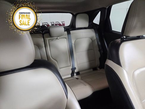 Used 2020 Ford Escape SE Sport image 15