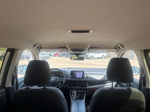 Certified 2025 Nissan Rogue SV FWD image 36