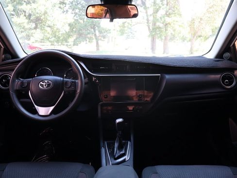 Used 2018 Toyota Corolla LE FWD image 16