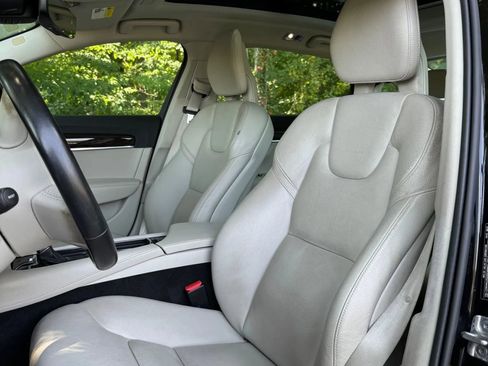 Used 2018 Volvo S90 T5 Momentum w/ Convenience Package image 12