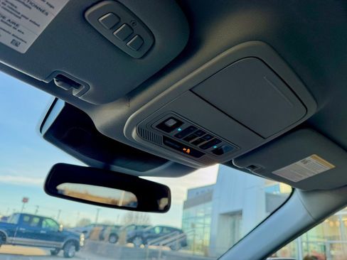 Used 2022 Ford Explorer Limited w/ Equipment Group 301A image 28