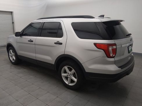 Used 2018 Ford Explorer 4WD image 3