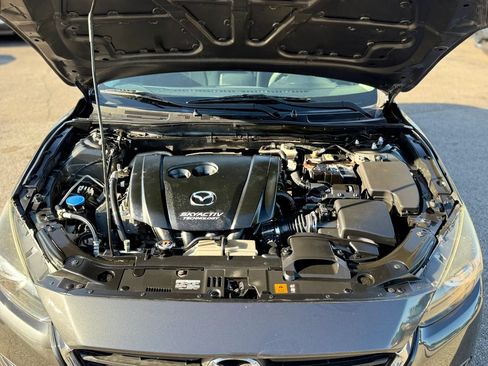 Used 2017 MAZDA MAZDA3 Sport w/ Preferred Equipment Package FWD image 15
