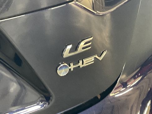 Used 2025 Toyota Corolla LE FWD image 33