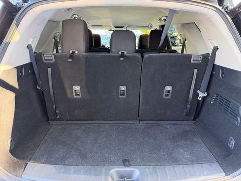 Used 2025 Nissan Pathfinder SV image 28