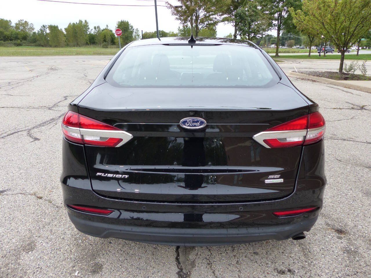 Used 2020 Ford Fusion SE FWD image 7