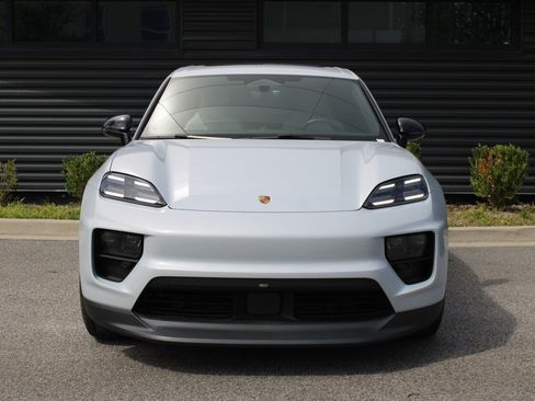 Used 2024 Porsche Macan 4 Electric image 10