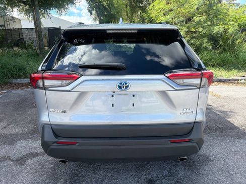 Used 2021 Toyota RAV4 XLE w/ Convenience Package AWD/4WD image 11
