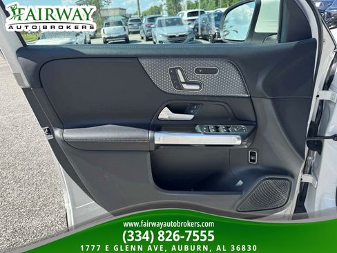 Used 2025 Mercedes-Benz GLB 250 image 26