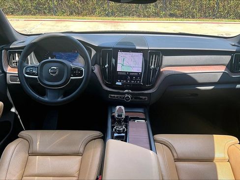 Used 2024 Volvo XC60 T8 Ultimate w/ Protection Package Premier AWD/4WD image 20