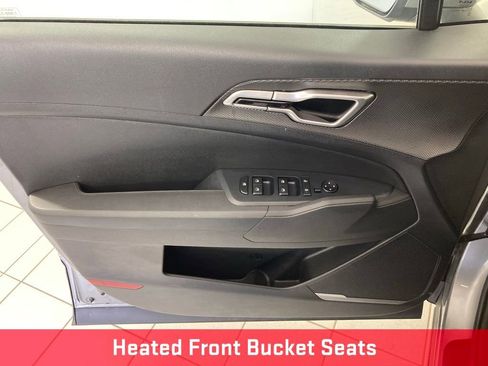 Used 2025 Kia Sportage LX image 12