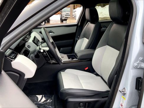 Used 2026 Land Rover Range Rover Velar Dynamic SE image 9