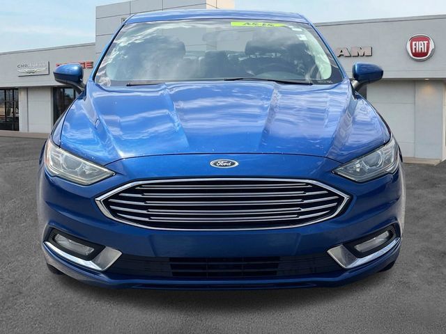 Used 2018 Ford Fusion SE w/ Equipment Group 201A FWD image 2